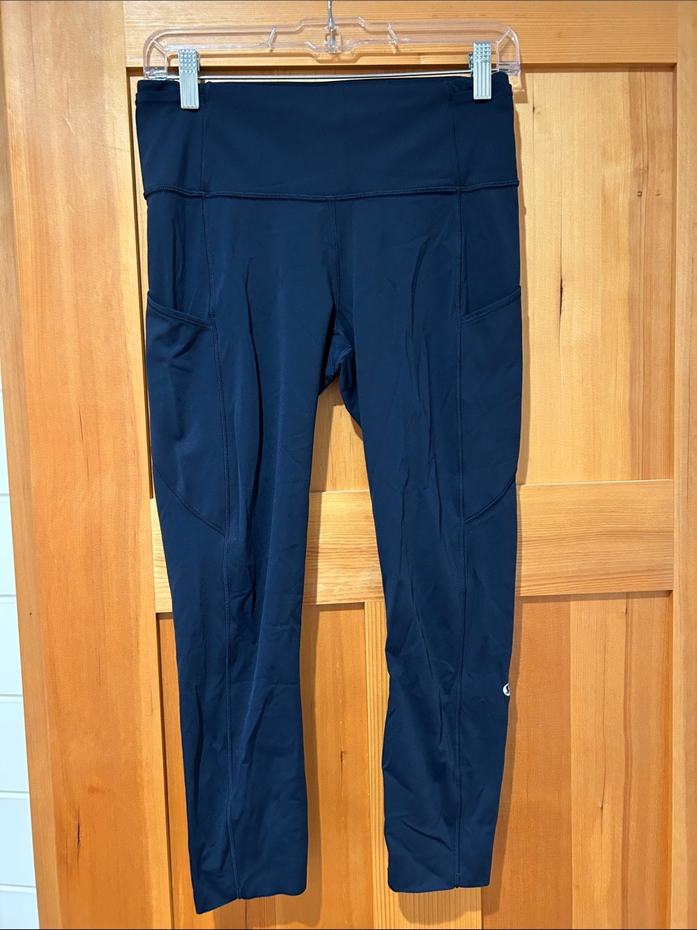 Women’s Bottoms Navy Cropped Leggings with Side Pockets
